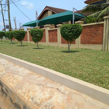 Benconi Lodge Accra Buitenkant foto