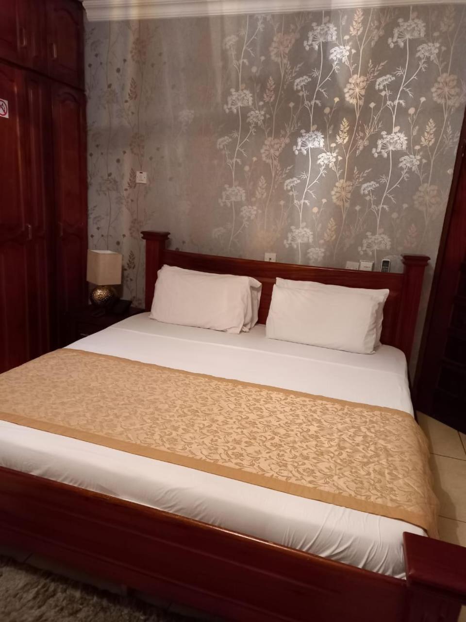 Benconi Lodge Accra Buitenkant foto