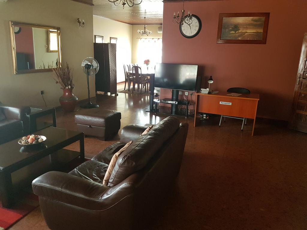 Benconi Lodge Accra Buitenkant foto