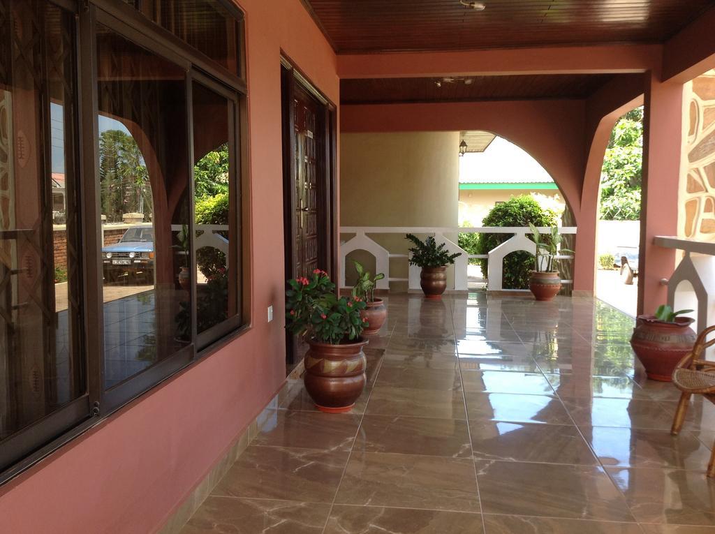 Benconi Lodge Accra Buitenkant foto