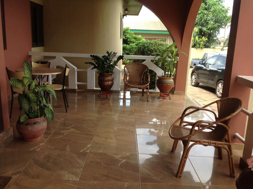 Benconi Lodge Accra Buitenkant foto
